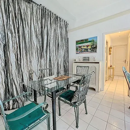 Alexandra - One Bedroom, Palais 25 Min Walk * Cannes