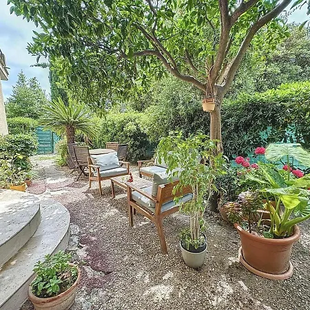Appartement Alexandra - One Bedroom, Palais 25 Min Walk *